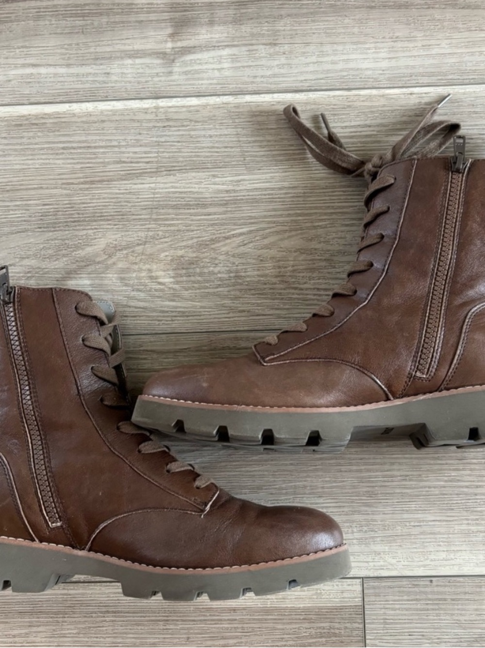 Vionic Lani Brown Leather Lace-up Boots size 10 - Picture 5 of 9